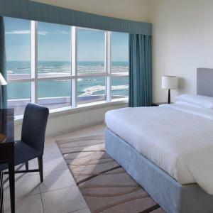 Dubai Marriott Harbour Hotel And Suites