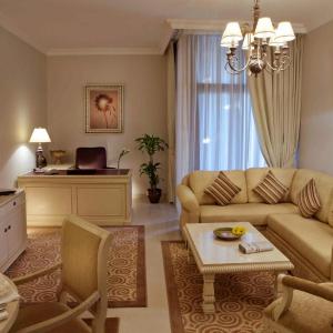 Mercure Dubai Barsha Heights Hotel Suites 