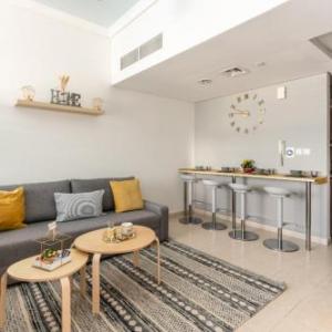 Family Studio in Lake Terrace Tower - GuestReady Dubai 