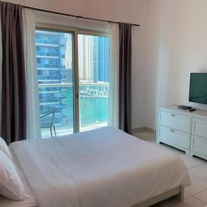 Bespoke Residences - Studio Apartment with Marina View Dubai