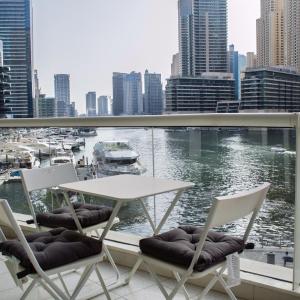 STUNNING Marina View Apartment