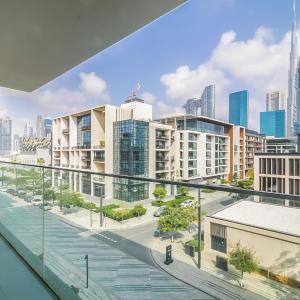 DHH- Sophiticated Apartments in City Walk Building 16 Away from Traffic