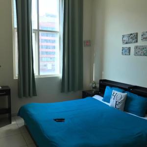 Only for girls & couples Private rooms next to Metro and near to all tourist destinations