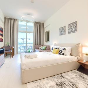 Spacious Studio Apartment in Azizi Aliyah Dubai Healthcare City by Deluxe Holiday Homes in Dubai