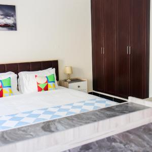 Signature Holiday Homes - Furnished Studio in Knight Bridge Court A JVC Dubai 