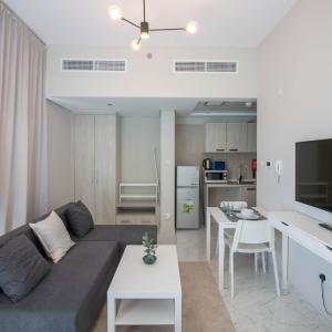 Newly Furnished Studio 5 mins to Expo Site