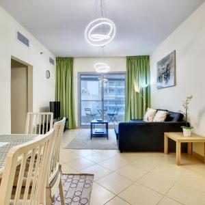 Apricus Holiday Homes - Beautiful 2 bdrm apartment near Metro